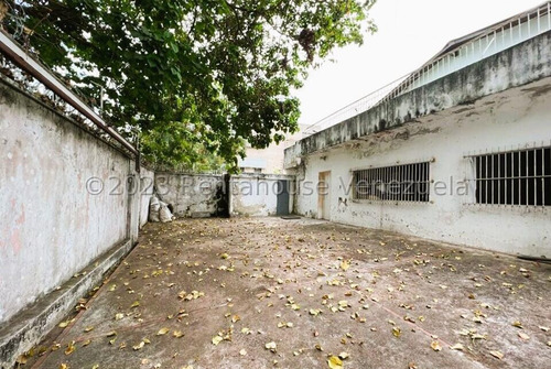 Casa 690 M2 Para Remodelar, La Castellana Katiuska Quevedo