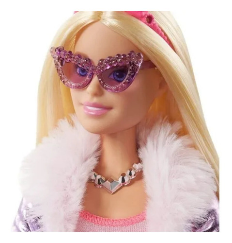 Imagem 4 de 8 de Boneca Barbie Princess Adventure Deluxe Loira Gml76 - Mattel