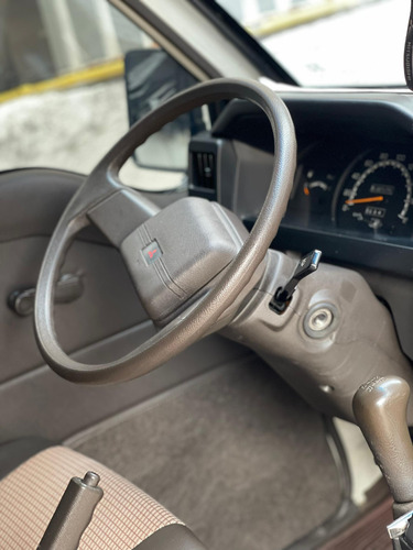 Mitsubishi L300