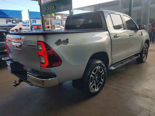 Imagem 4 de 13 de Hilux Srx 2.8 Diesel 4x4 Automatic 204cv 2021/2021 Prata Top