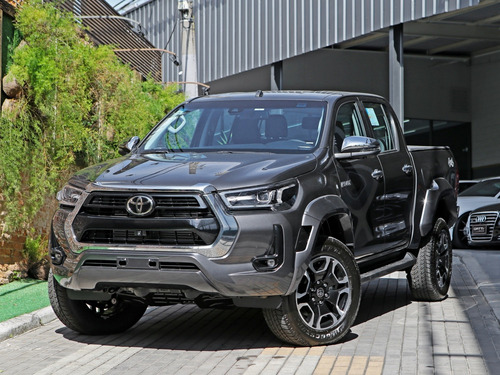 Toyota Hilux 2.8 D-4D TURBO DIESEL CD SRX PLUS 4X4 AUTOMÁTICO