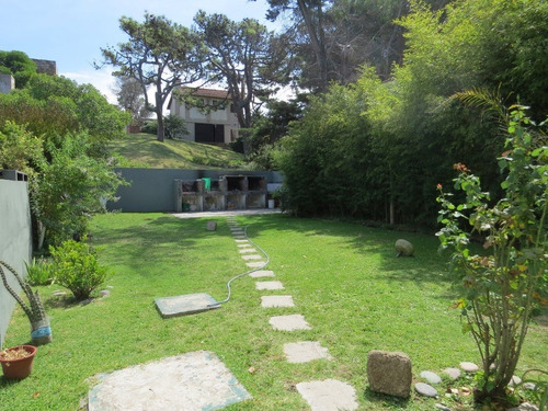 Imagen 14 de 16 de Complejo En Venta Pinamar Mar De Ostende 4 Unidades Amplias+jardin Con Parrilla Cloacas
