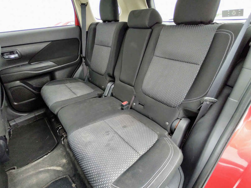 Imagen 11 de 15 de Mitsubishi Outlander 2019 5p Limited L4/2.4 Aut
