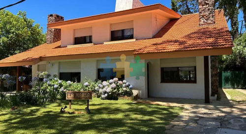 Casa En Alquiler Anual, Punta Del Este. - Ref : Eqp6299