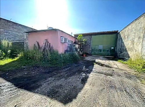 Terreno En Venta En El Barrio Lourdes, Maracay