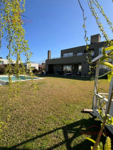 Venta De Casa En Terravista Con Vista A La Laguna