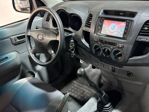 Toyota Hilux 2.5 STD 4X2 CD 16V TURBO DIESEL 4P MANUAL