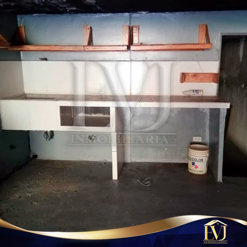 Local Comercial En Alquiler - Charallave.