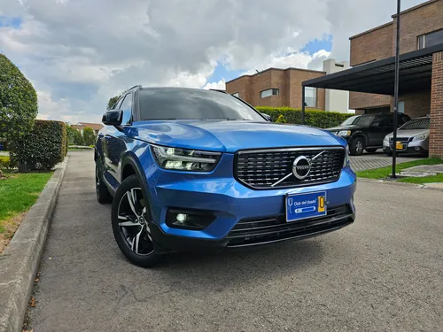 Volvo XC40 2.0 T4 R-Design