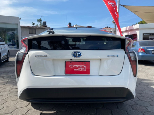 Imagen 6 de 15 de Toyota Prius Base 2017