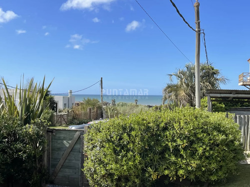 Venta Y Alquiler Casa 4 Dormitorios Con Vista Al Mar En Altos De Punta Piedra