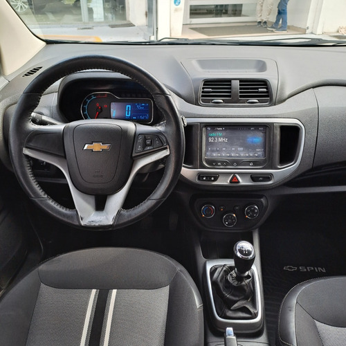 Imagen 10 de 17 de Chevrolet Spin Activ 1.8n M/t Gnc 2016