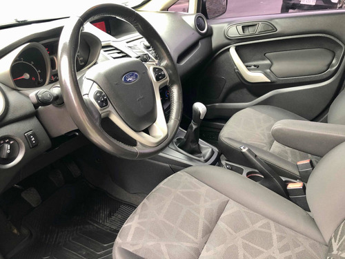 Ford Fiesta Kinetic Design 1.6 120cv Titanium Año 2012 Nuevo