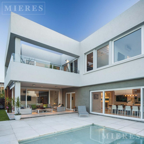 Casa En Venta En El Barrio Cerrado Windbells