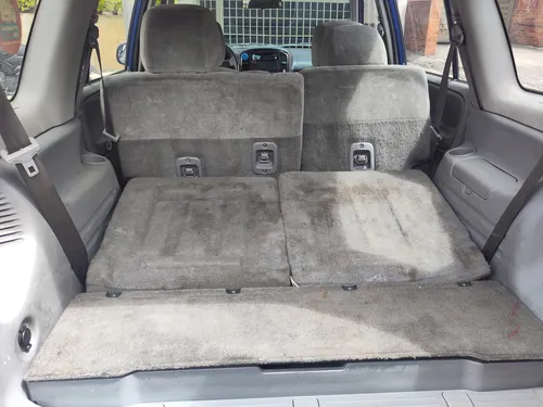 Es Una Camioneta 7 Puestos Con Un Motor V6