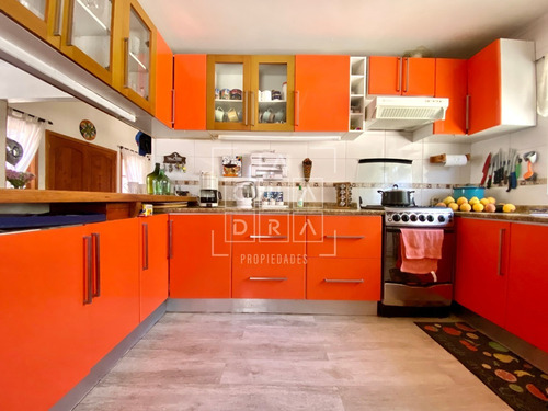 Encantadora Casa Y Parcela Lomas Del Aguila, 3d2b+dpto Invit