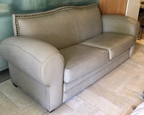Sofá Comodo Elegante En Bipiel (Usado)