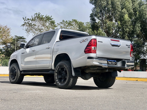 Toyota Hilux Pick-up 2.8 Cd Srx 177cv 4x4