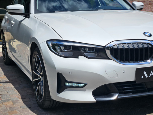 BMW Serie 3 3.0 330i Sedan Sport Line 252cv