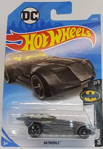 Miniatura Carrinho Hot Wheels Batmobile, branco. Batman. Código:  HKJ74-N7C5. 1:64. Novo1 Lacrado!