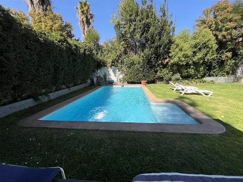 Casa En Venta De 7 Dorm, 2 Suite ,4 B ,en Lo Barnechea