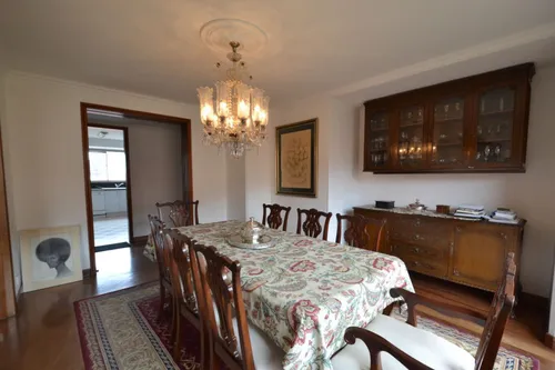 Apartamento En Venta En El Nogal. Cod V12046