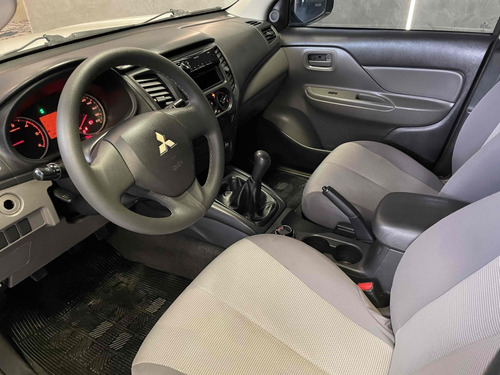 Mitsubishi L200 Triton 2.4 16V TURBO DIESEL GL CD 4X4 MANUAL