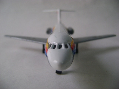 Imagen 7 de 10 de Nico Avion Metal Airlines Int. Lines 29 12 X 10 Cm (avv 41)