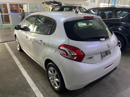 Ginza. Peugeot 208 Allure 1.5n Touchscreen 2016