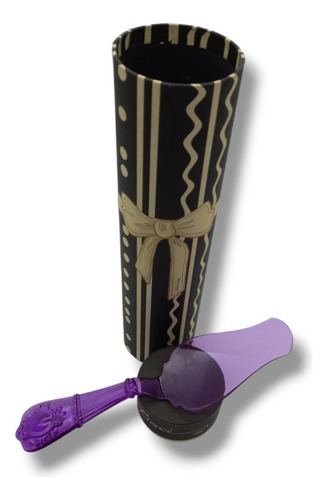 Imagen 5 de 7 de Espátula Para Torta Triangular Violeta Traslucido 26 Cm