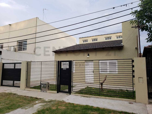 Imagen 1 de 17 de 481 Entre 25 Y 26. Casa Con 4 Dormitorios En Venta, City Bell.-
