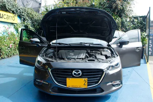 Mazda 3 2.0 Touring