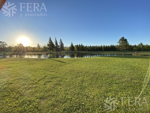 Imagen 8 de 13 de Venta De Casa 4 Ambientes Con Fondo Libre Y Piscina En Miralagos- Coronel Brandsen (28705)