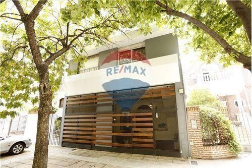 Venta Casa Devoto 4 Amb. Jardín, Pileta, Cochera!