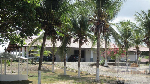 Baixou Preço!!! Lindo Sítio Com 3 Casas E Piscina No Cumbuco, Área Total De 78.307m² - Ch0001