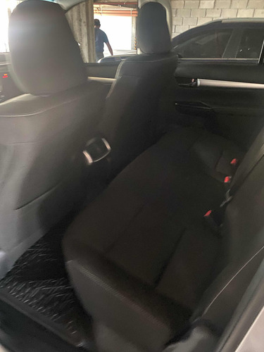 Toyota Hilux 2.8 Cd Srv 177cv 4x4