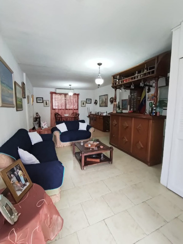 Guarenas, Casa Altos De Copacabana 26.5 K
