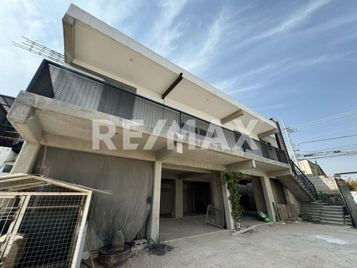 Se Vende Casa Con Gran Terreno En Santa Rosa De Jauregui