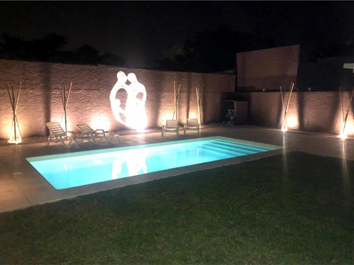 Imagen 2 de 14 de Casa Con Piscina Climatizada Parque Del Plata