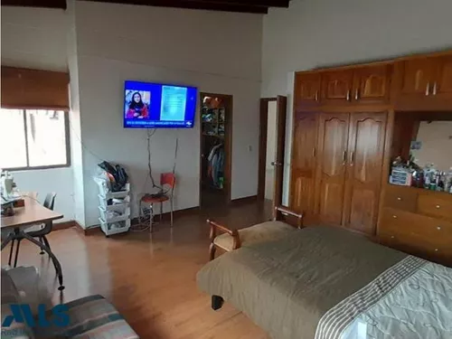 Casa Amplia En Sector Tranquilo(mls#242432)