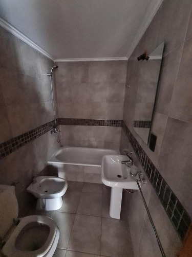 Entrada Independiente, Jardín En Esquina, Estar Comedor, Cocina, Dos Dormitorios, Equipado