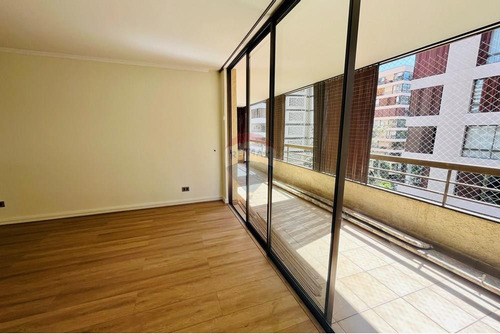 Espacioso Depto De 4 Dorm, 3 Bañ , 2 Estac Y Bod.