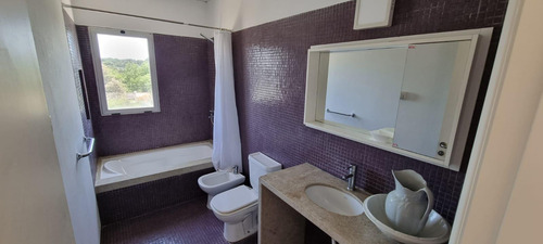 Venta Casa 4 Dormitorios Con Piscina Y Gran Fondo En Solanas