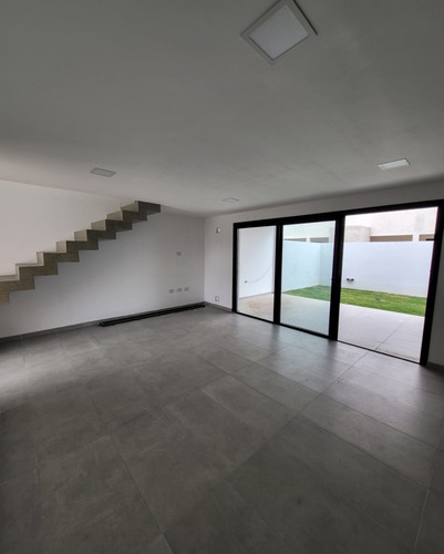 Imagen 13 de 25 de Colinas De Manantiales, Duplex En Venta De 2 Dormitorios, Patio, Asador, Amplio