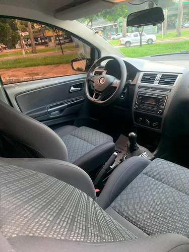 Imagem 7 de 12 de Volkswagen Fox Trendline 1.6 Prata 2017