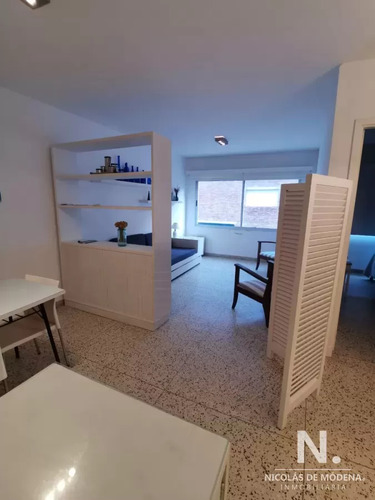 Vende Apartamento De 1 Dormitorio En Peninsula, Bajos Gastos. Punta Del Este