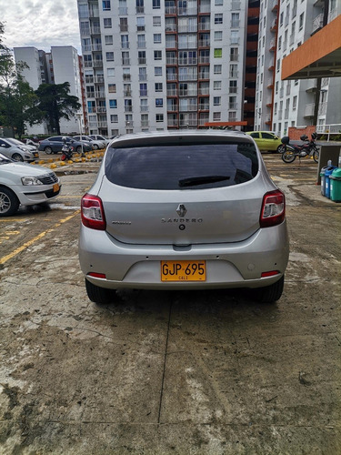 Renault Sandero Polar