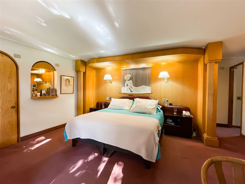Casa En Venta De 7 Dorm. En Las Condes