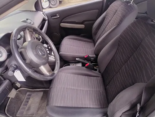 Mazda 2 1.5 Automático 2010