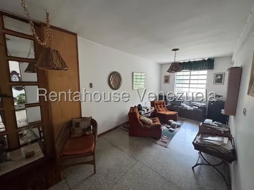 Acogedora Casa En El Marques